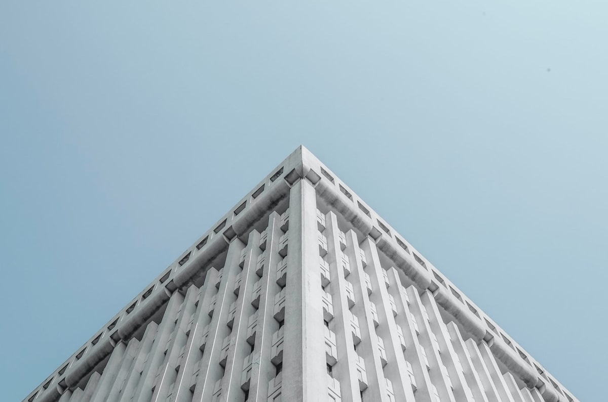 YY漫画随手记一条：遇到结论有没有夸大，就把证据按强弱排队——先把语气放软